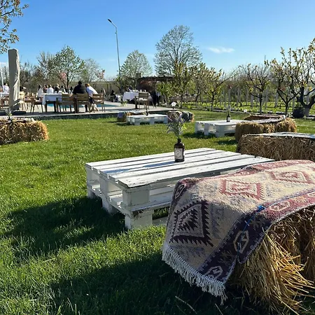 Perryland Urban Farm Alpehytte Piatra (Constanta)