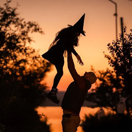 Perryland Urban Farm شاليه *