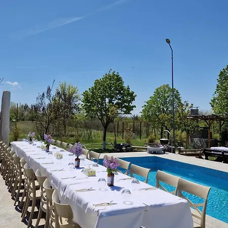 Perryland Urban Farm شاليه Piatra (Constanta)