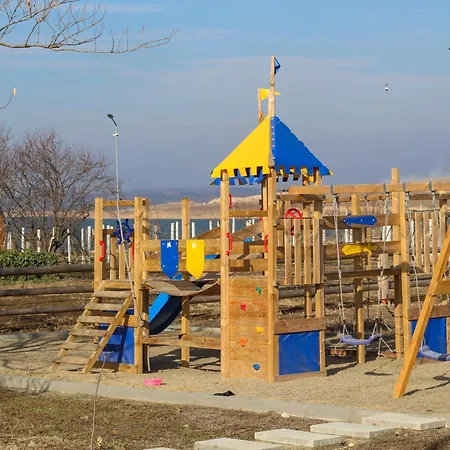 شاليه Perryland Urban Farm *