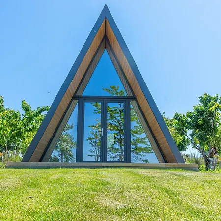 Perryland Urban Farm شاليه Piatra (Constanta)